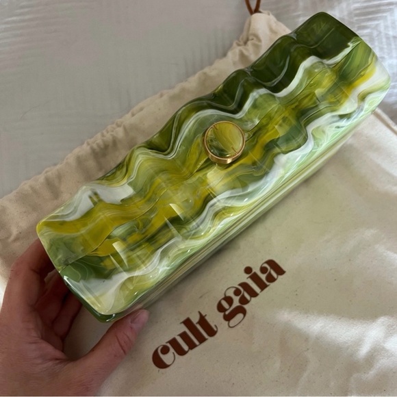 Cult Gaia Paloma acrylic Clutch - Picture 2 of 3